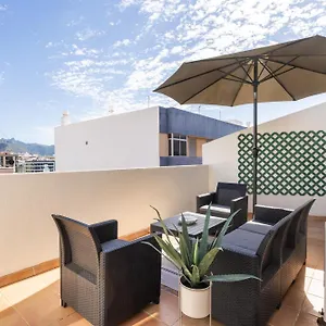 home2book-bereber-apt-santa-cruz-center-terrace.adeje-hotels.com/